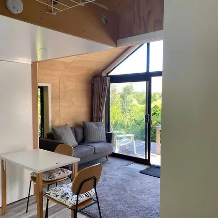Central Wanaka Oasis, Tiny Home, Mountain Views & Spring Water Exterior photo